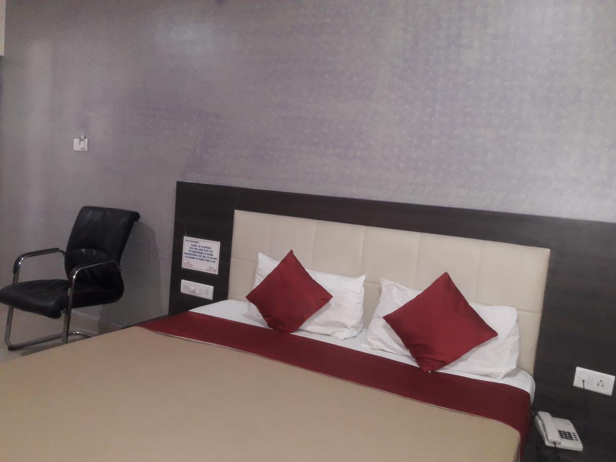 Vijaya Lakshmi Residency Hotel Бангалор Екстериор снимка
