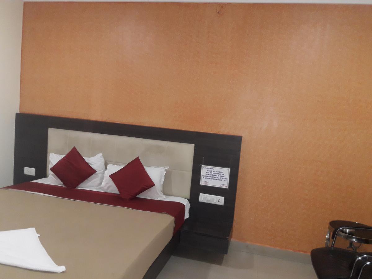 Vijaya Lakshmi Residency Hotel Бангалор Екстериор снимка