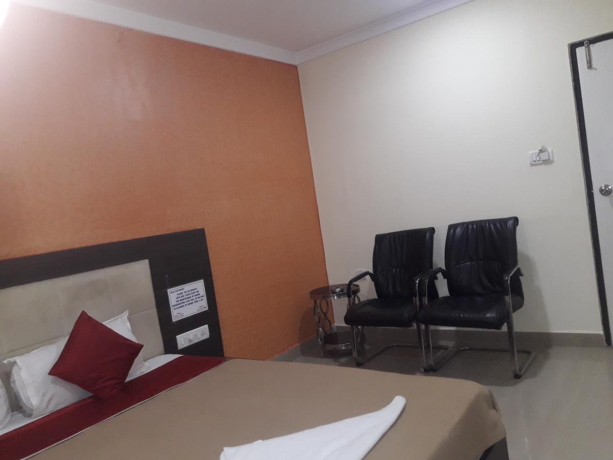 Vijaya Lakshmi Residency Hotel Бангалор Екстериор снимка
