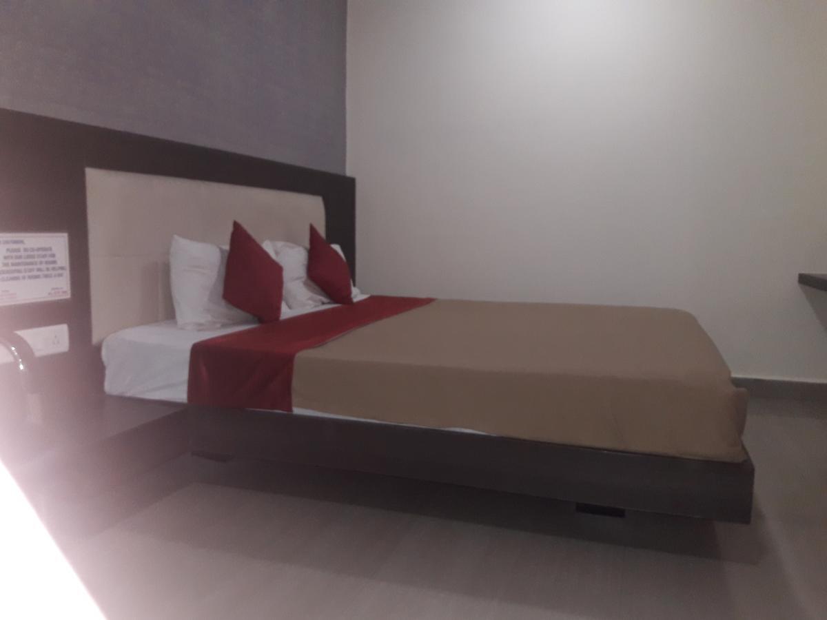 Vijaya Lakshmi Residency Hotel Бангалор Екстериор снимка
