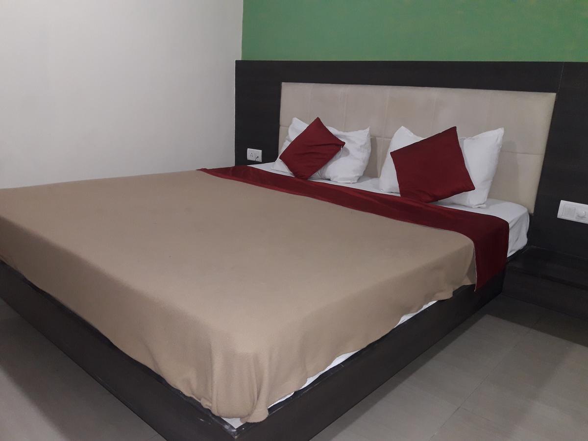 Vijaya Lakshmi Residency Hotel Бангалор Екстериор снимка
