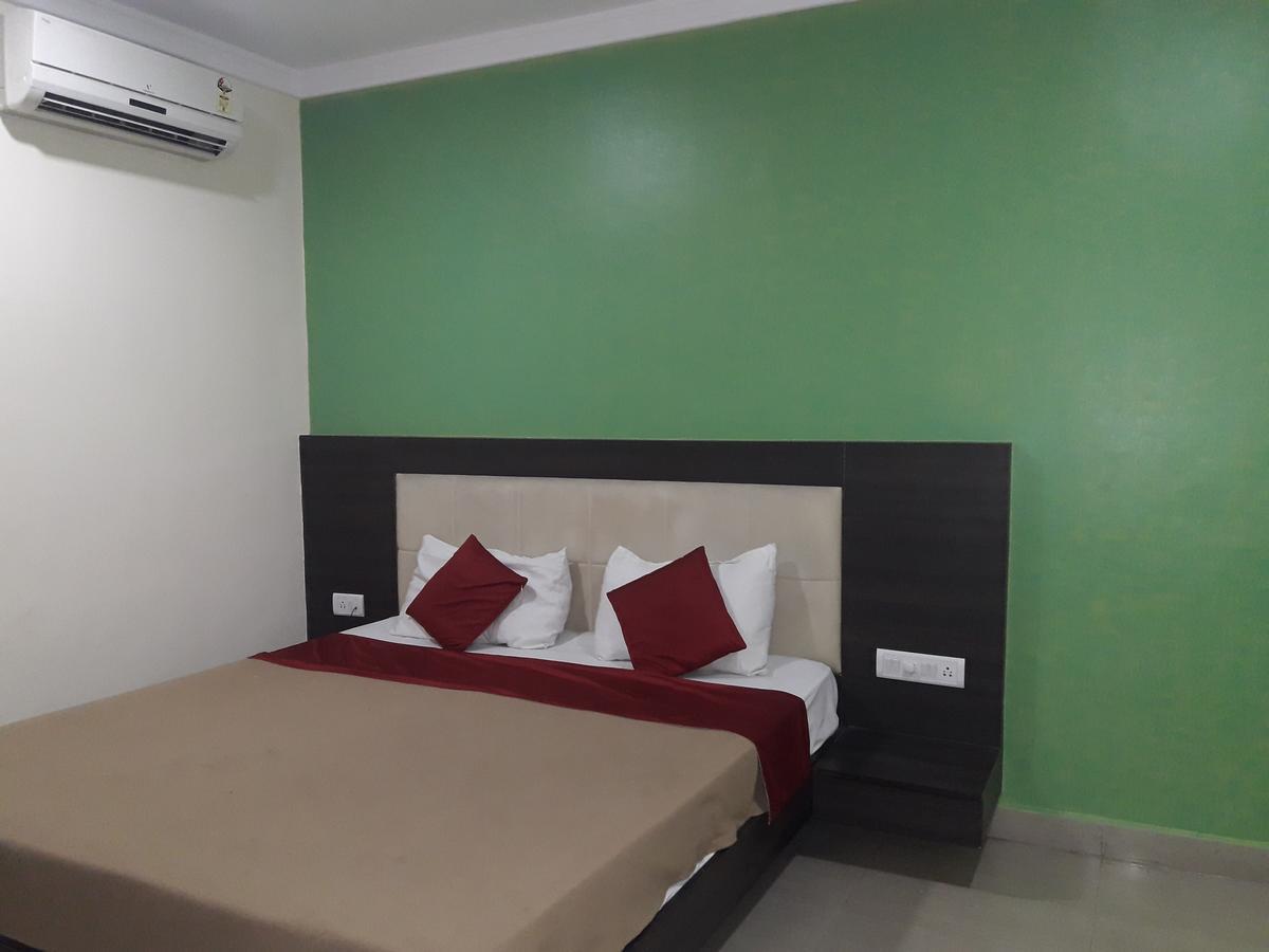 Vijaya Lakshmi Residency Hotel Бангалор Екстериор снимка