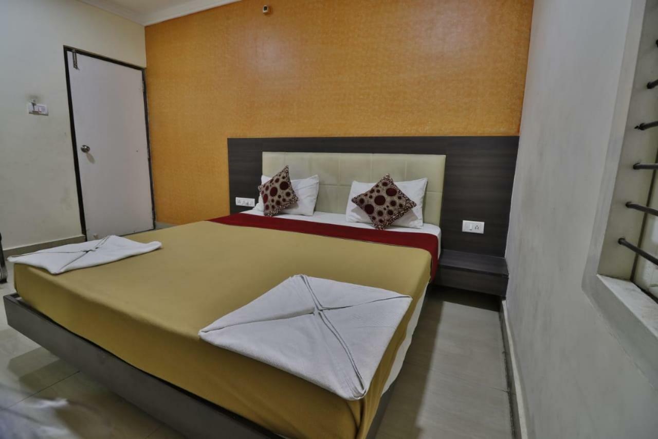 Vijaya Lakshmi Residency Hotel Бангалор Екстериор снимка