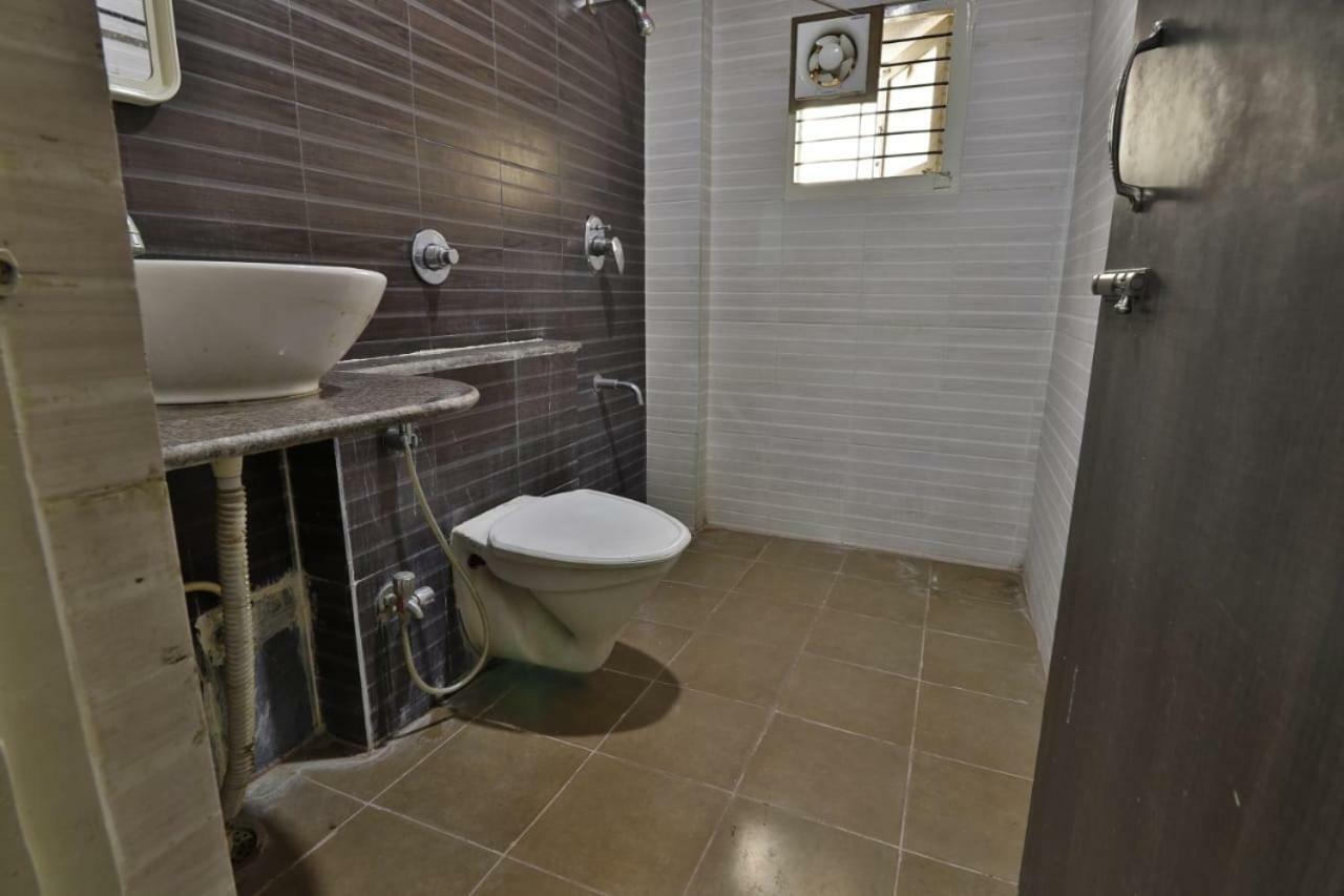 Vijaya Lakshmi Residency Hotel Бангалор Екстериор снимка